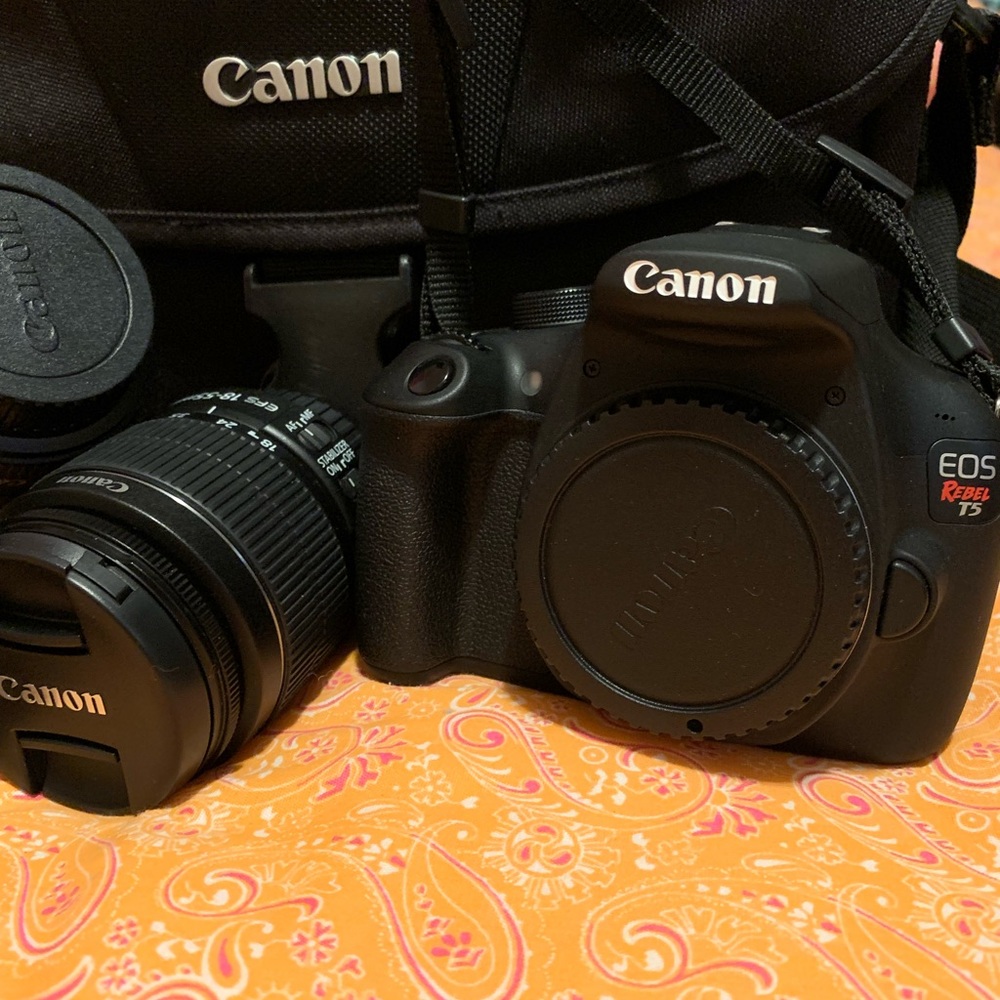 Canon Camera - image 4